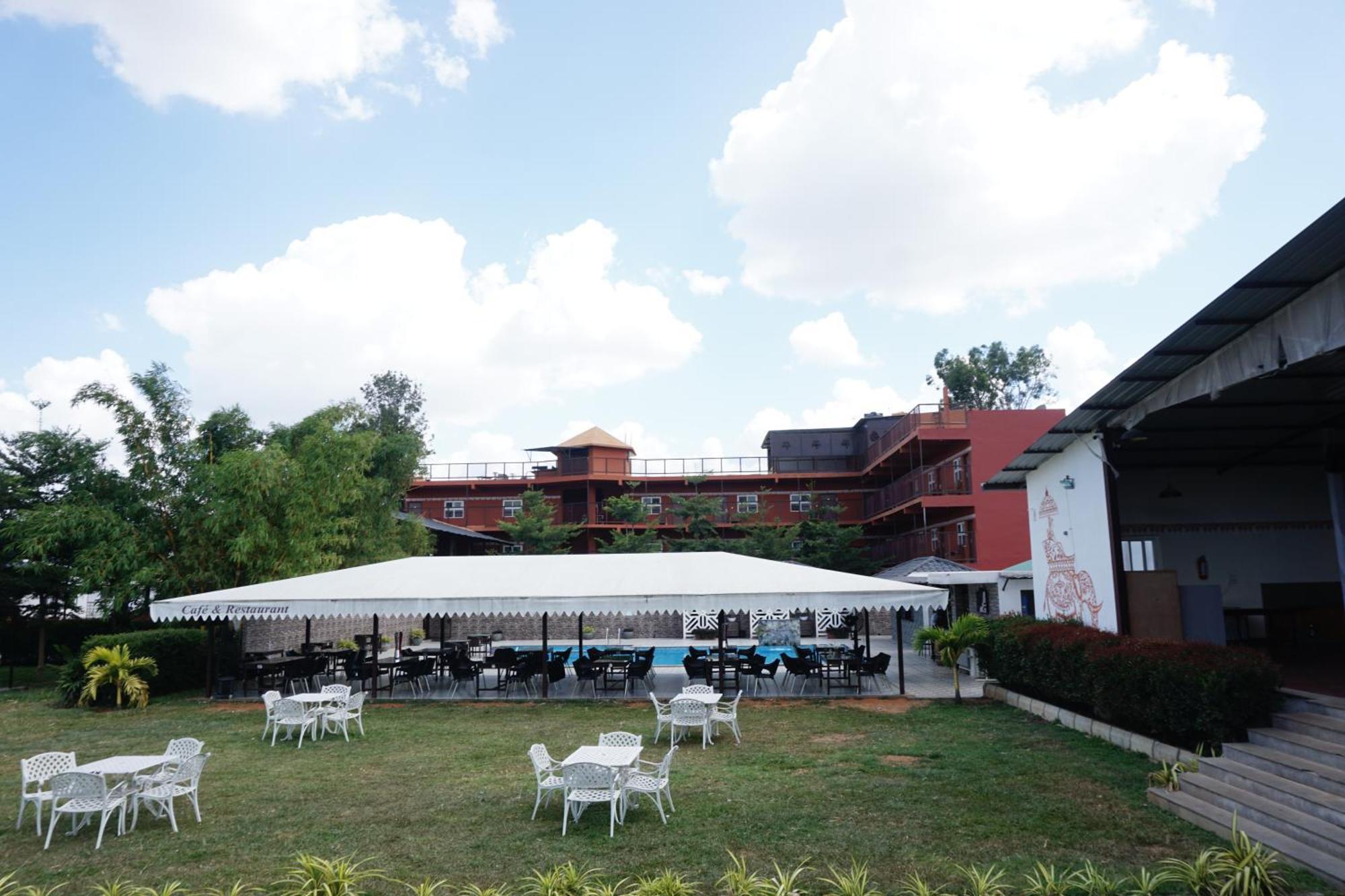 Vistar Resort & Hotels Kammasandra ภายนอก รูปภาพ