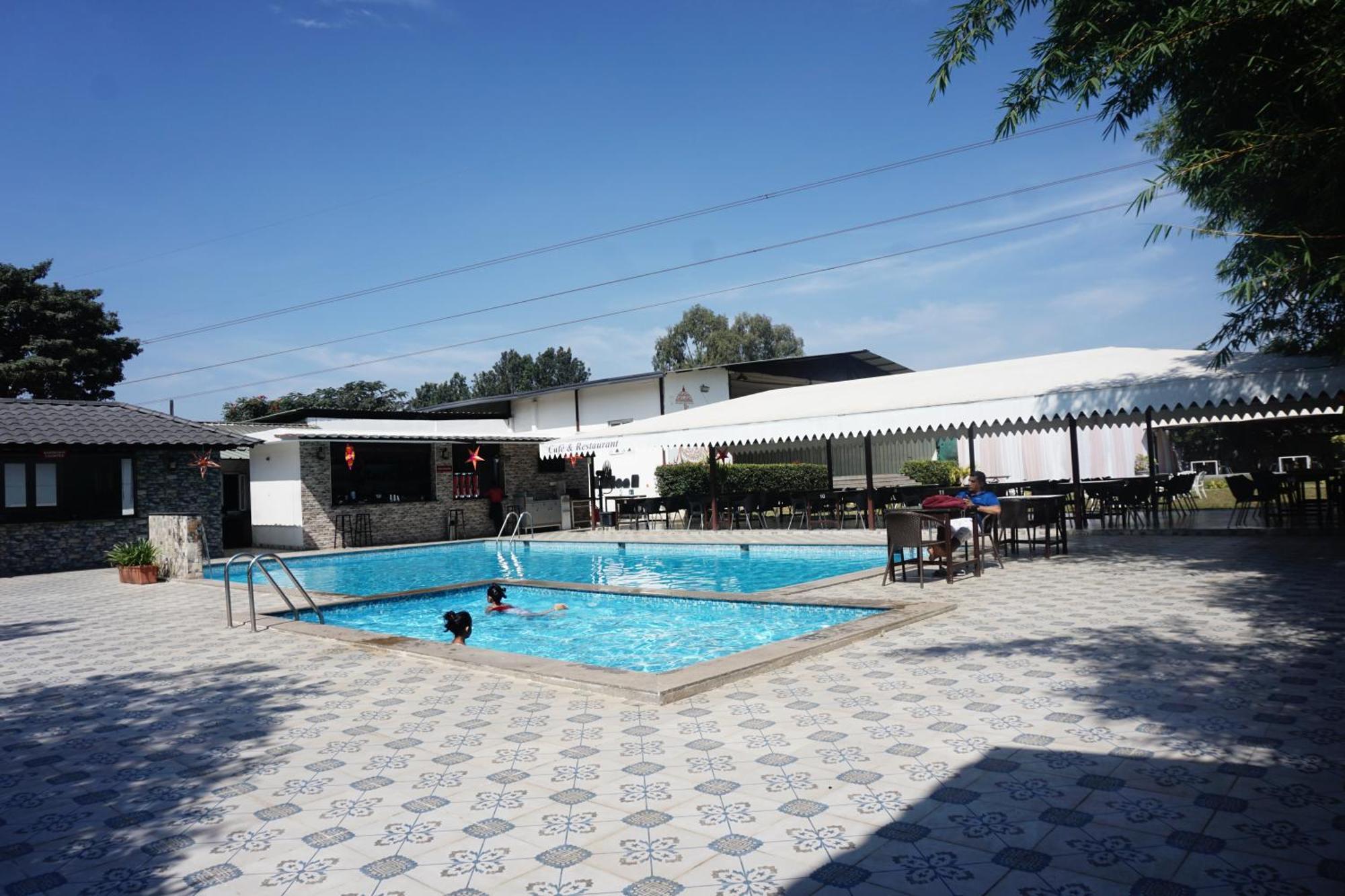Vistar Resort & Hotels Kammasandra ภายนอก รูปภาพ
