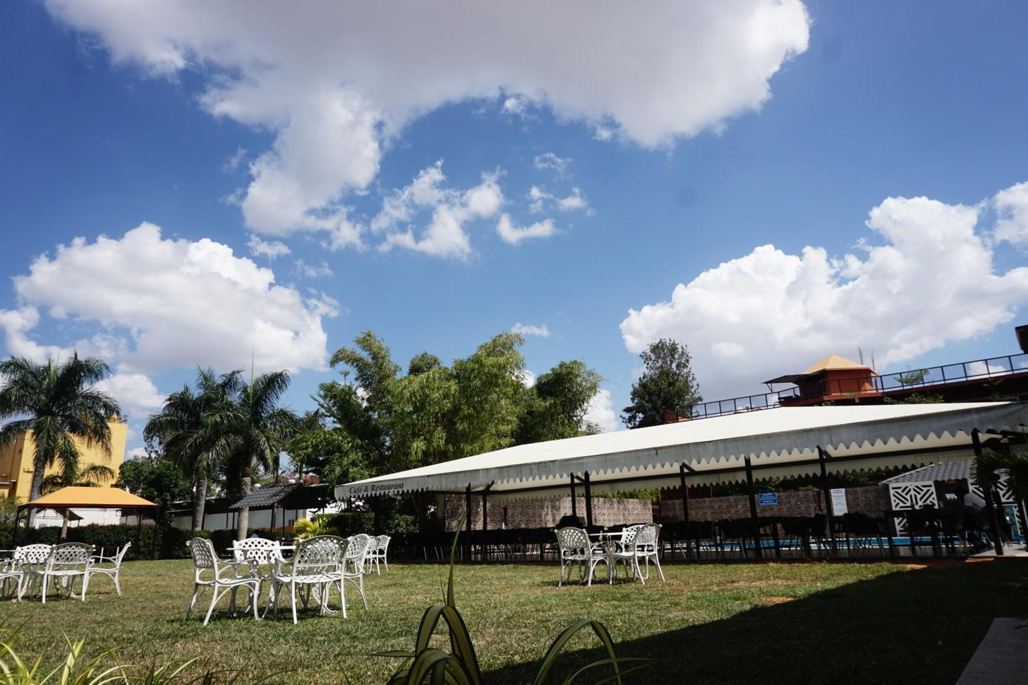 Vistar Resort & Hotels Kammasandra ภายนอก รูปภาพ